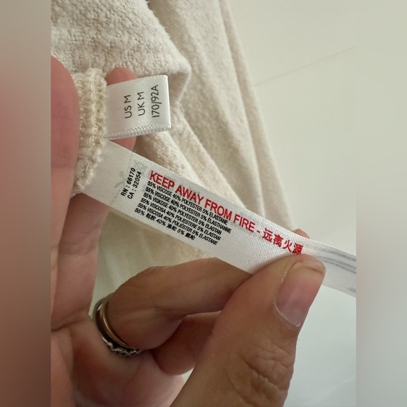 Urban Outfitters O/S Sweater, size medium. - Picture 8 of 8